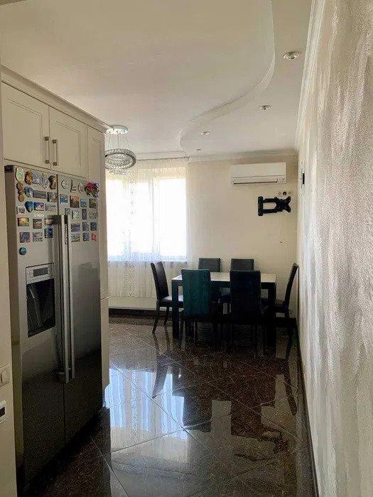 Продам 3-хкомн. квартиру, ул. Лебединская, м. Спортивная