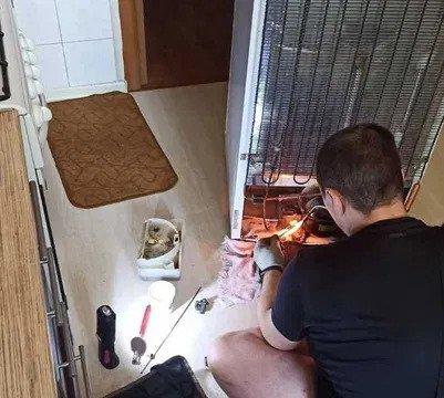 Срочный ремонт холодильников и стиральных машин на дому.