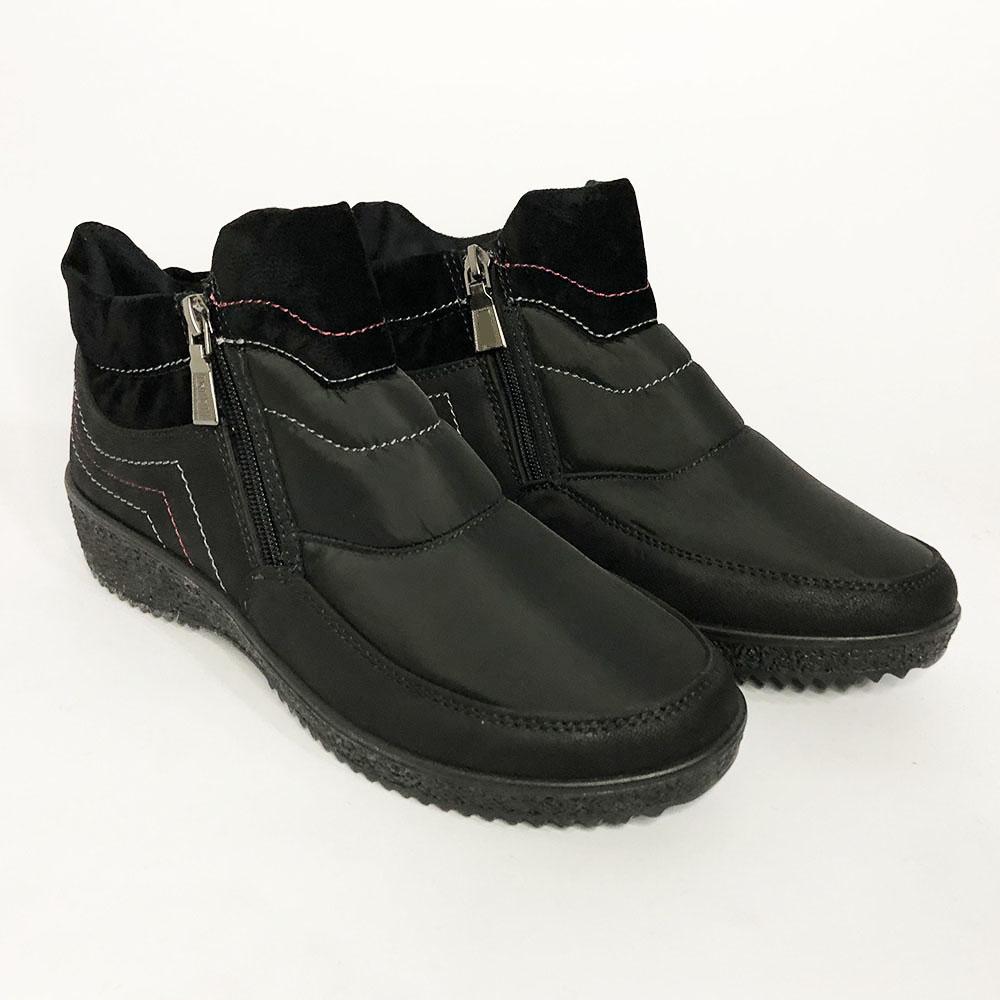 Чоботи жіночі. Розмір: 40. Утеплені, хутряні. Колір: чорний